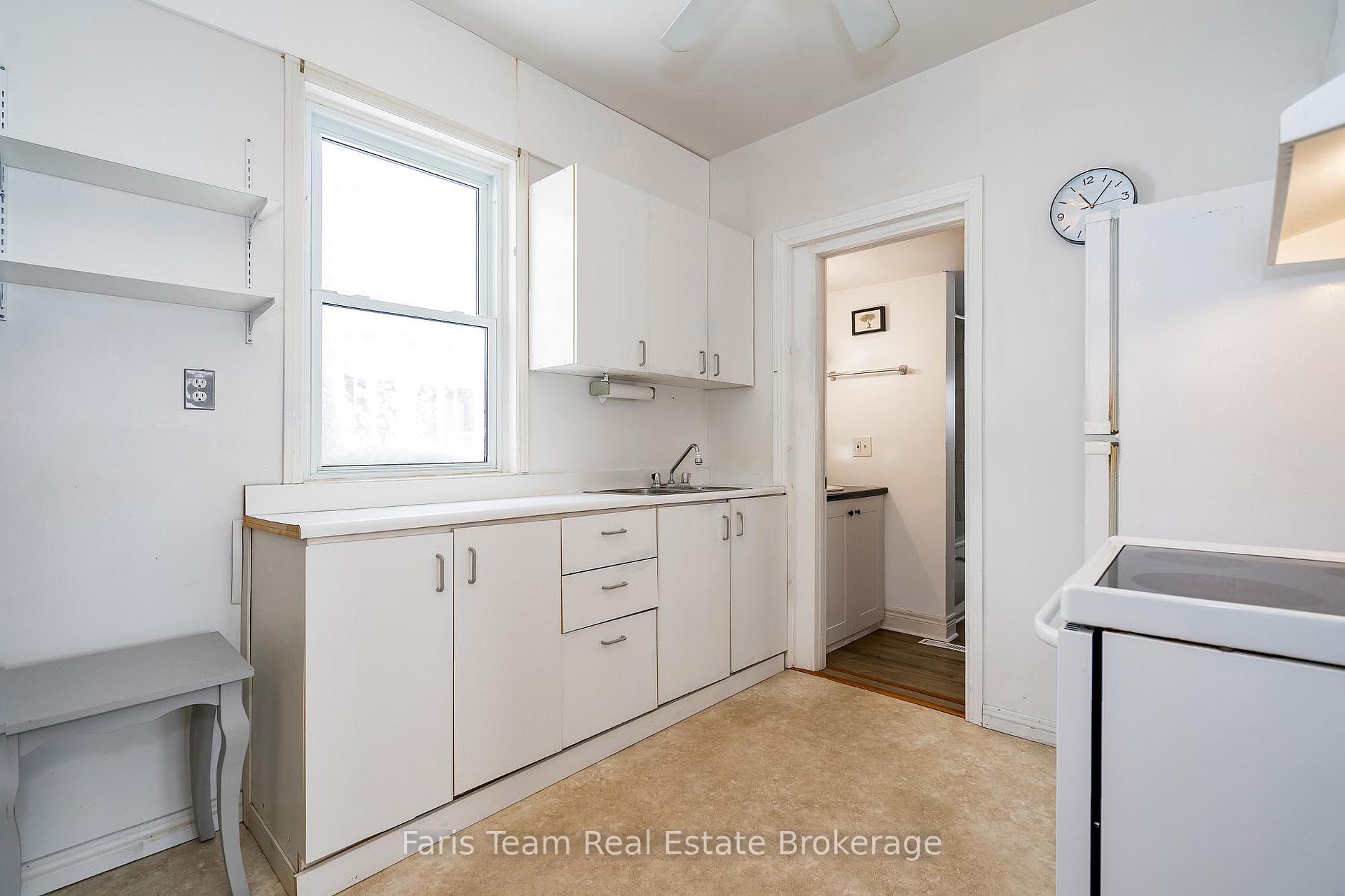 Photo 3 of 568 Johnson Street, Midland — HOMEH