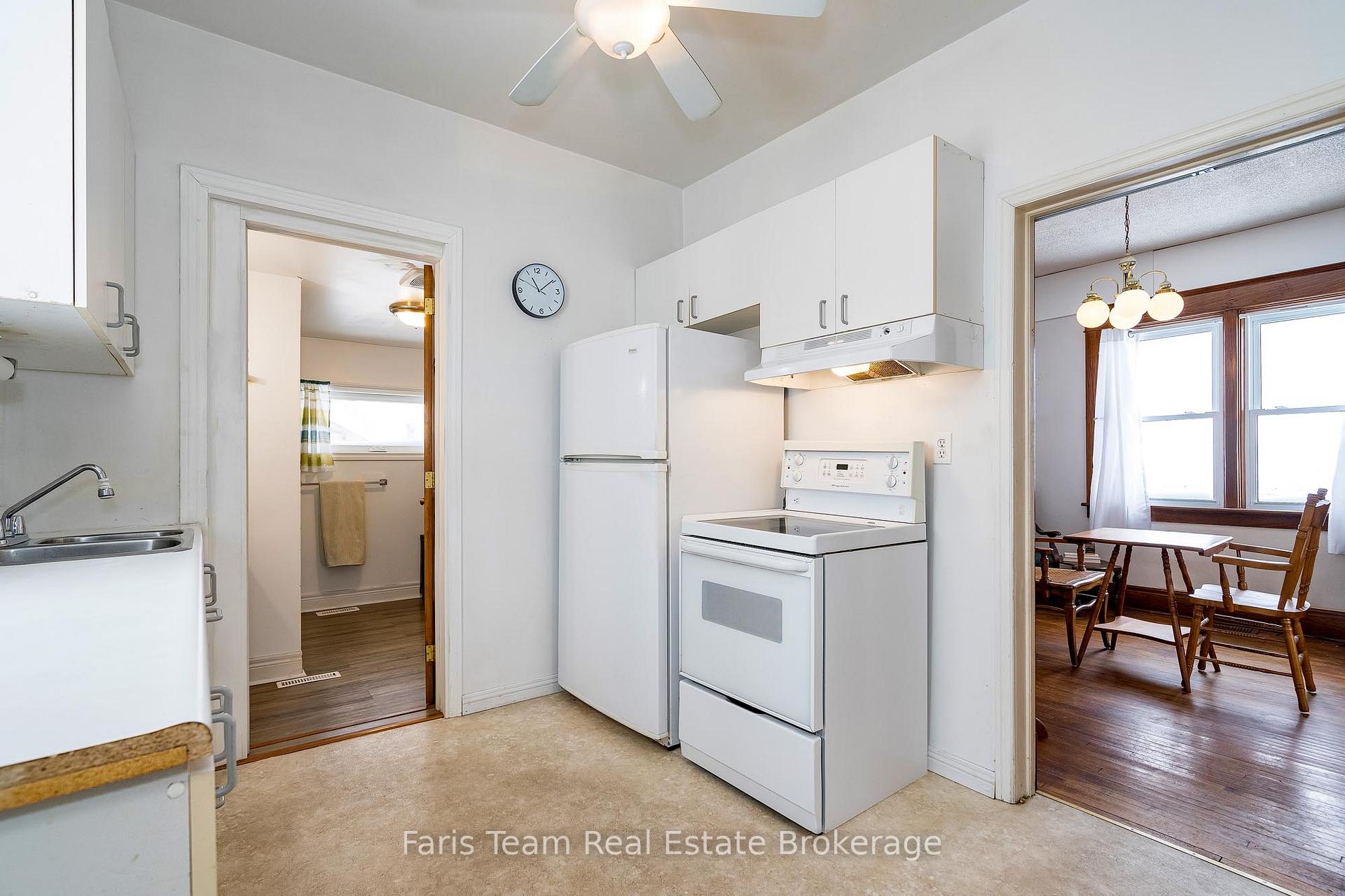 Photo 4 of 568 Johnson Street, Midland — HOMEH