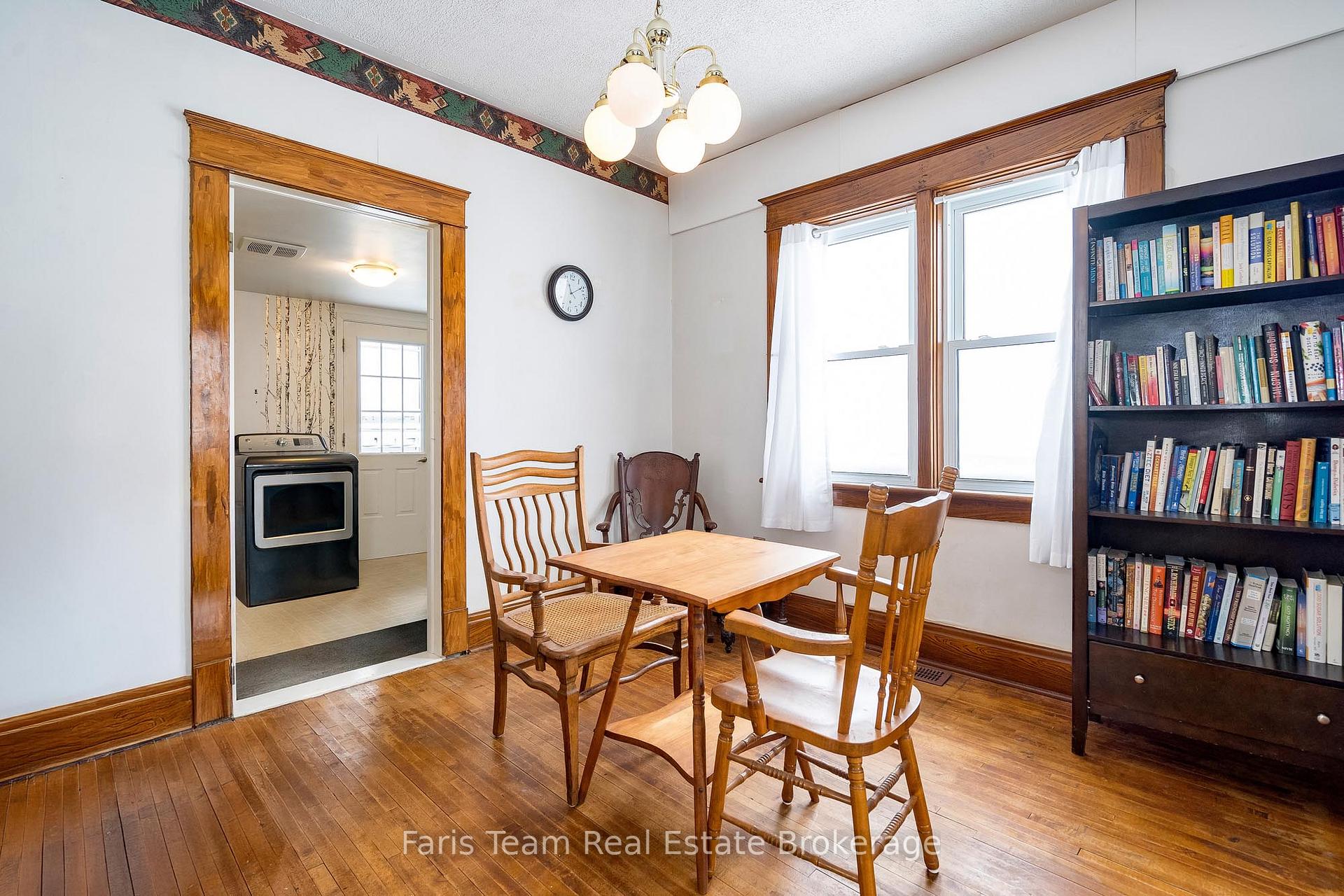 Photo 5 of 568 Johnson Street, Midland — HOMEH