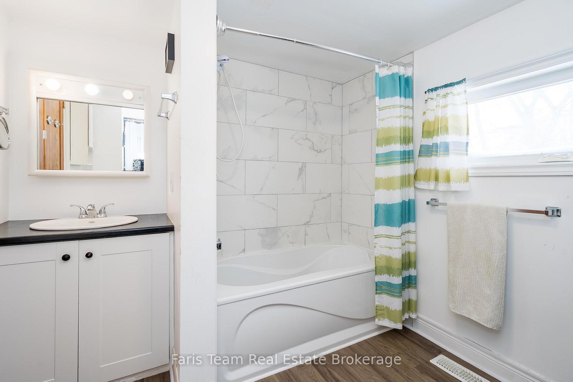 Photo 8 of 568 Johnson Street, Midland — HOMEH