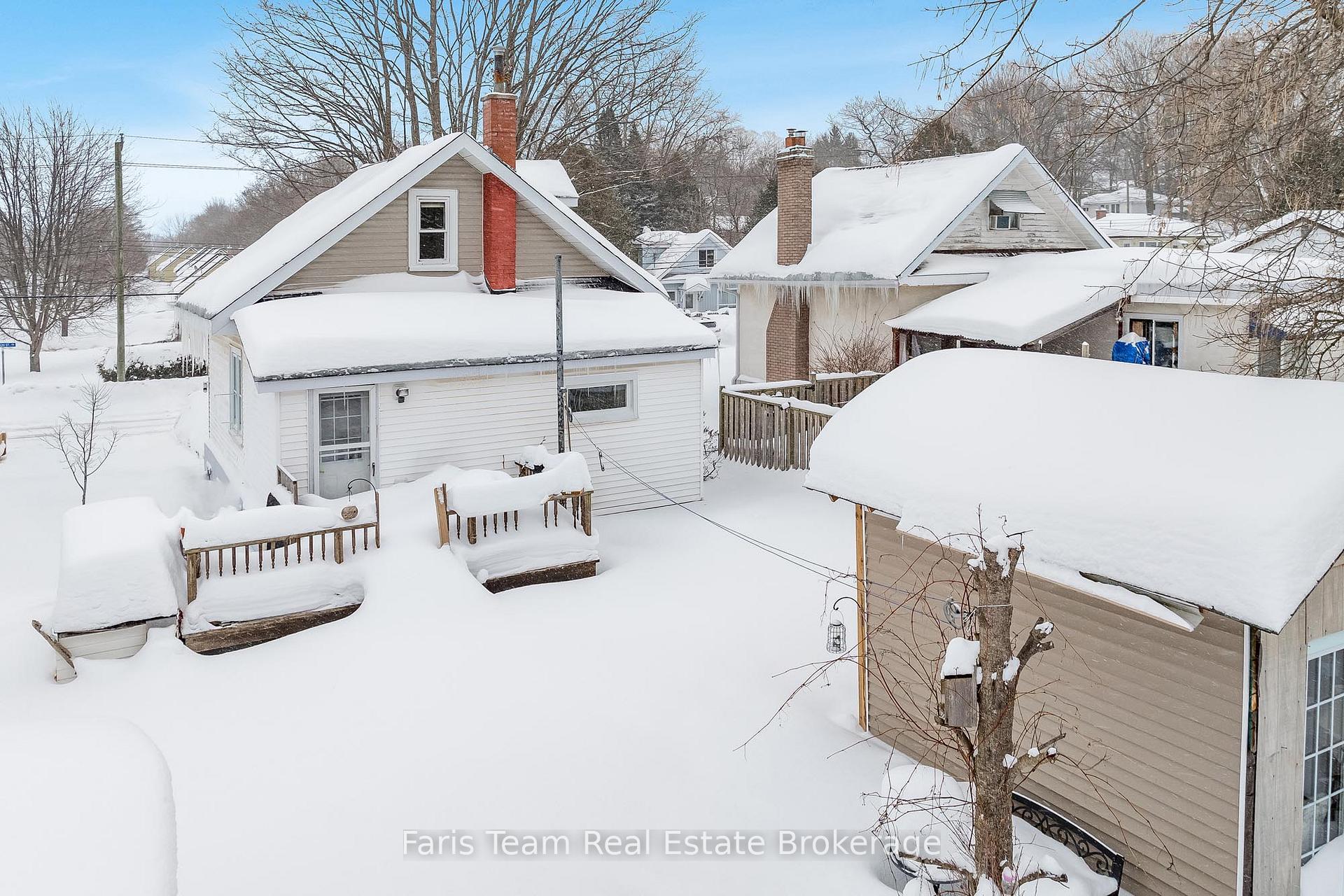 Photo 12 of 568 Johnson Street, Midland — HOMEH