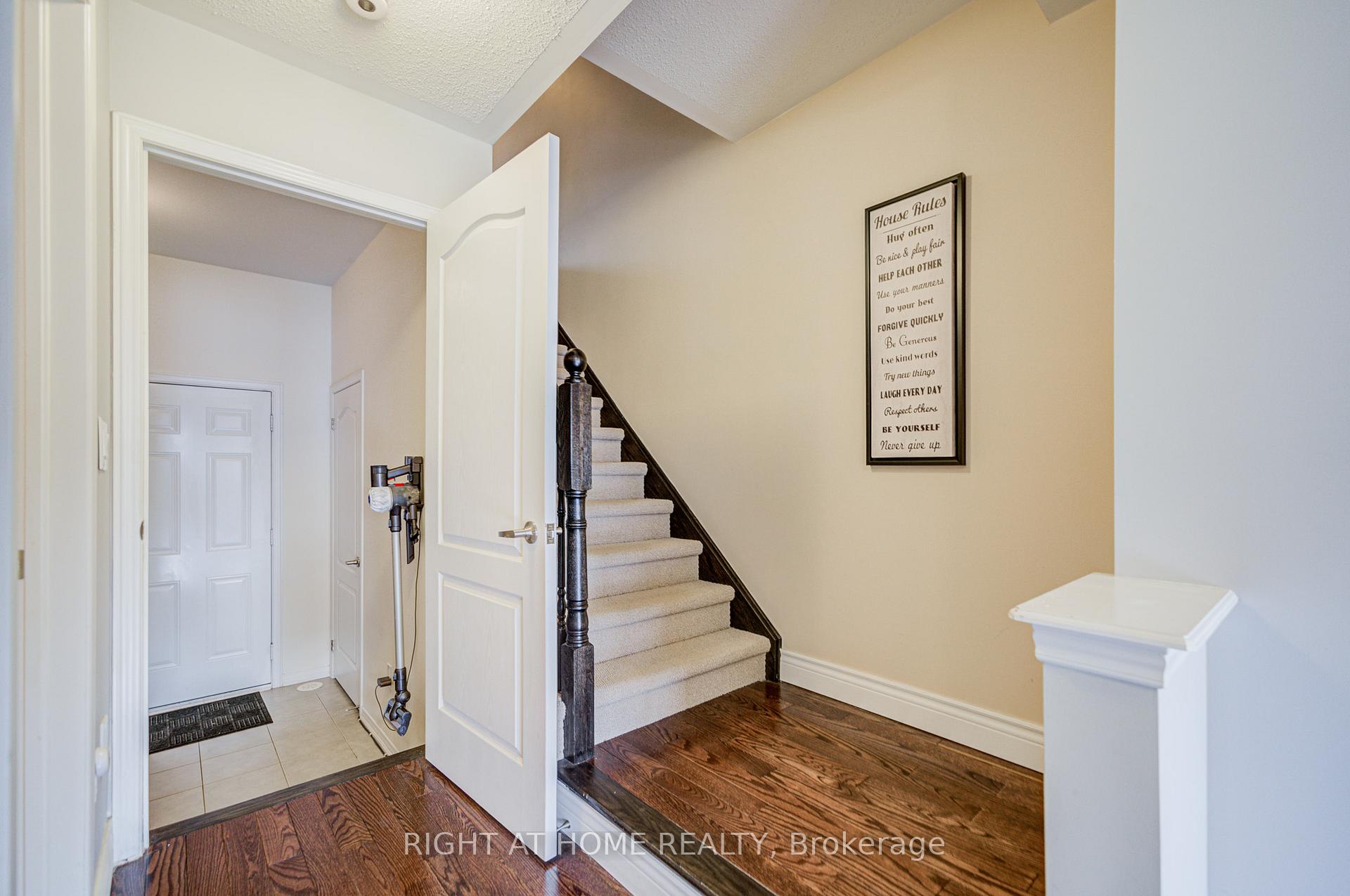 Photo 2 of 62 Truchard Avenue, Markham, Berczy — HOMEH