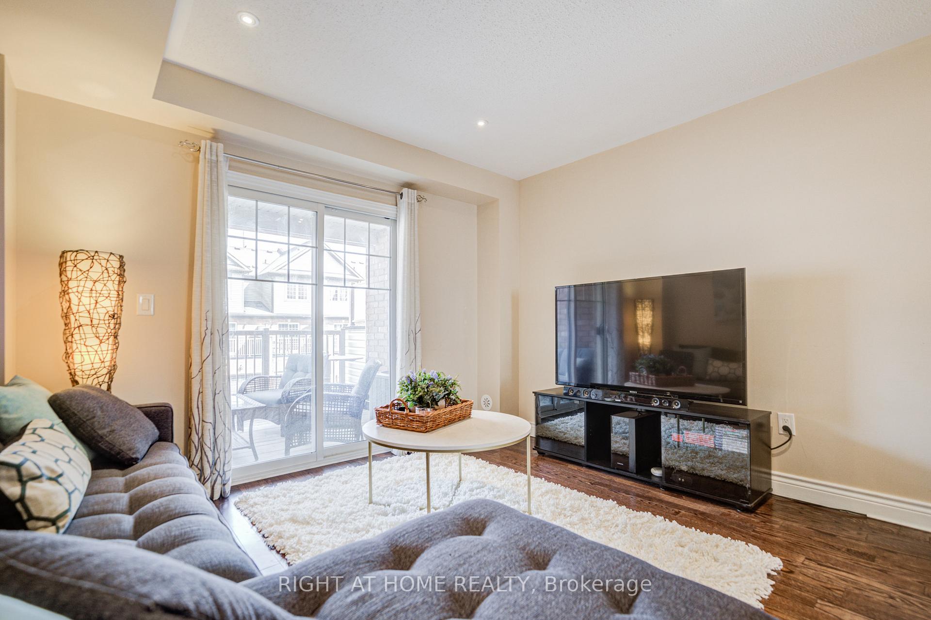 Photo 5 of 62 Truchard Avenue, Markham, Berczy — HOMEH