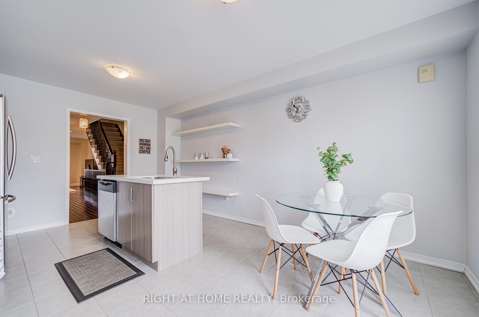 Photo 12 of 62 Truchard Avenue, Markham, Berczy — HOMEH