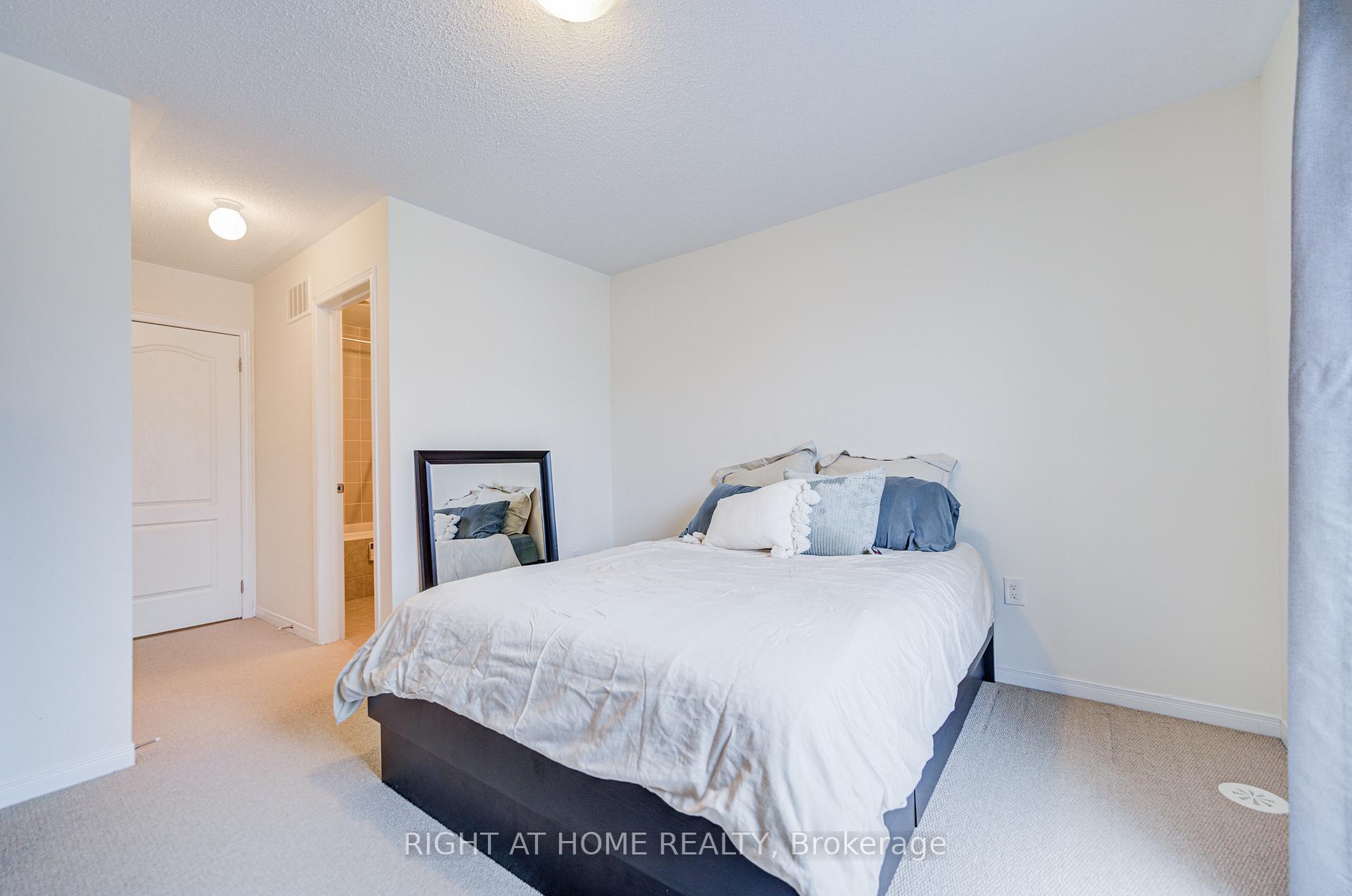 Photo 19 of 62 Truchard Avenue, Markham, Berczy — HOMEH