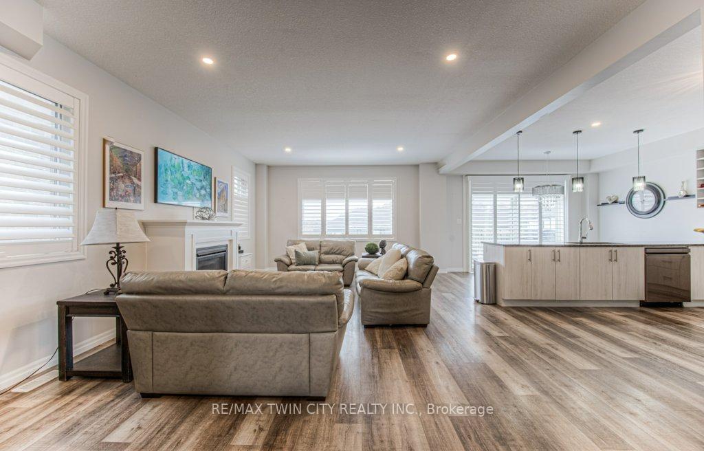 Photo 10 of 172 Rockcliffe Drive, Kitchener — HOMEH