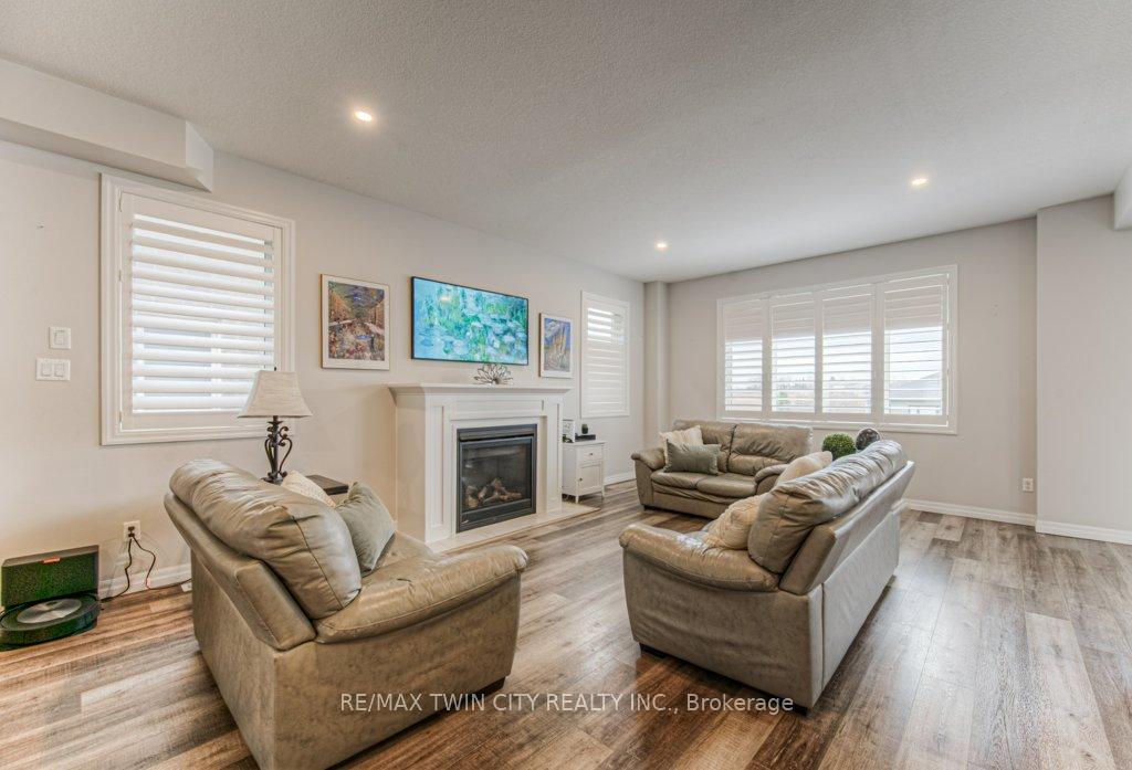 Photo 11 of 172 Rockcliffe Drive, Kitchener — HOMEH