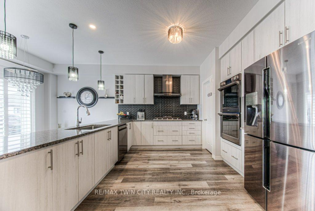 Photo 13 of 172 Rockcliffe Drive, Kitchener — HOMEH