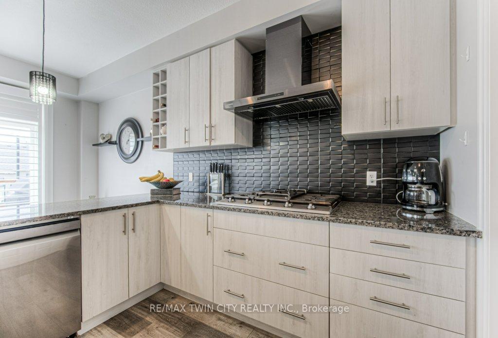 Photo 17 of 172 Rockcliffe Drive, Kitchener — HOMEH