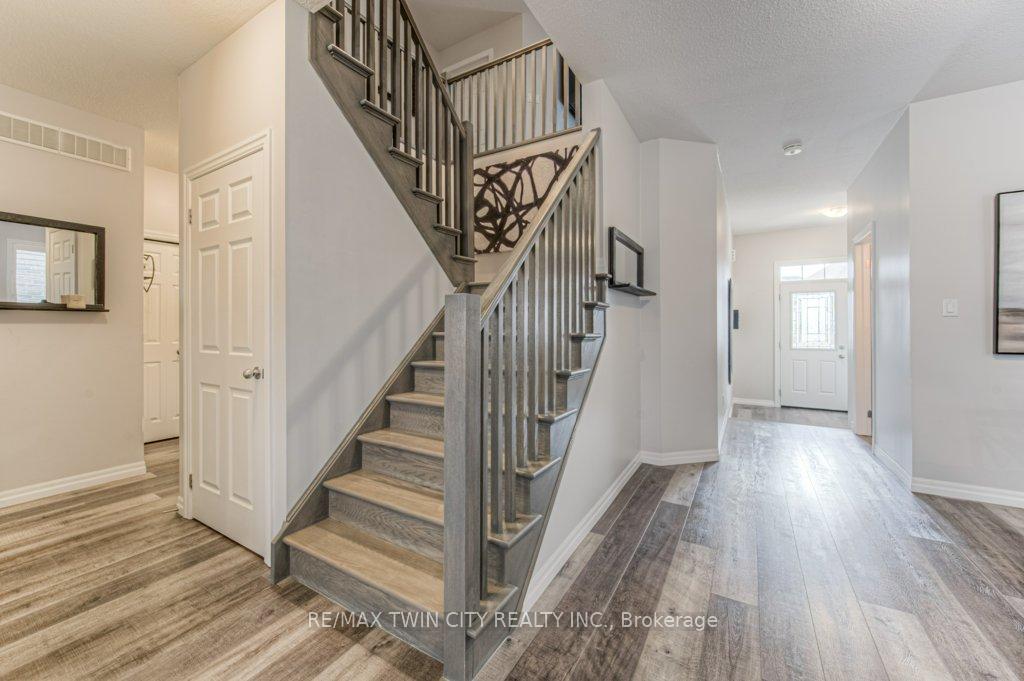 Photo 21 of 172 Rockcliffe Drive, Kitchener — HOMEH
