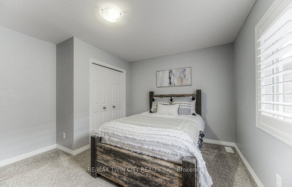 Photo 23 of 172 Rockcliffe Drive, Kitchener — HOMEH