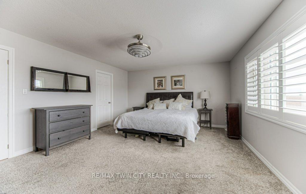 Photo 24 of 172 Rockcliffe Drive, Kitchener — HOMEH