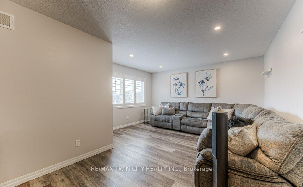 Photo 31 of 172 Rockcliffe Drive, Kitchener — HOMEH