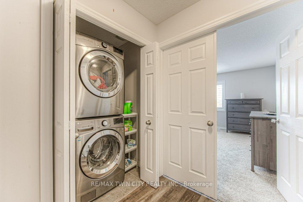 Photo 33 of 172 Rockcliffe Drive, Kitchener — HOMEH