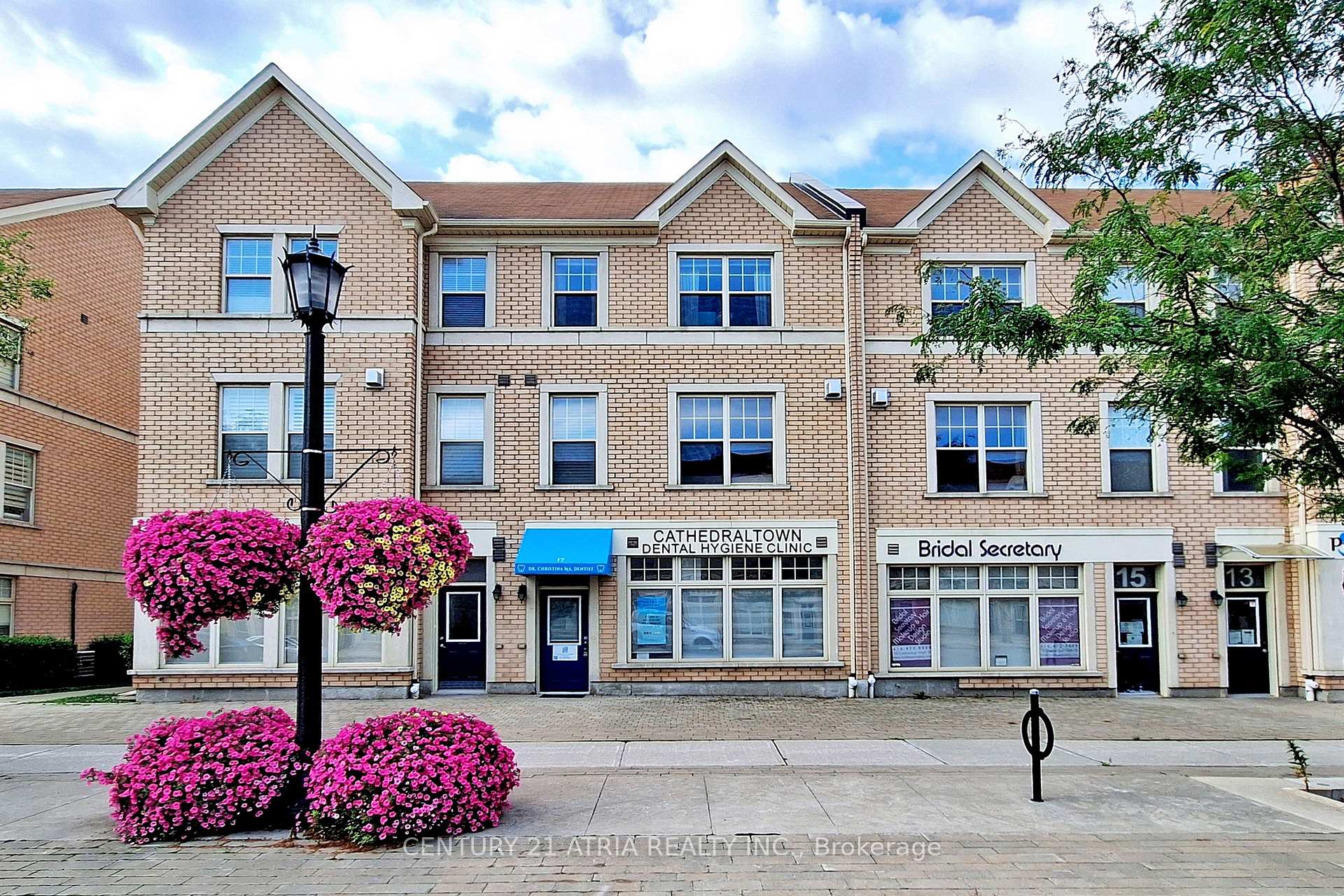 Front of 17 Cathedral High Street
