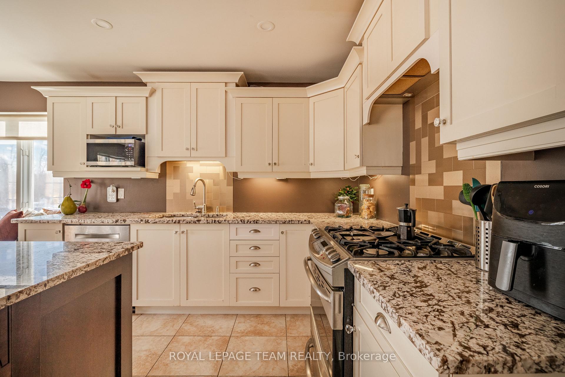 Photo 9 of 56 Constance Lake Road, Ottawa, Kanata - Kanata (North East) — HOMEH