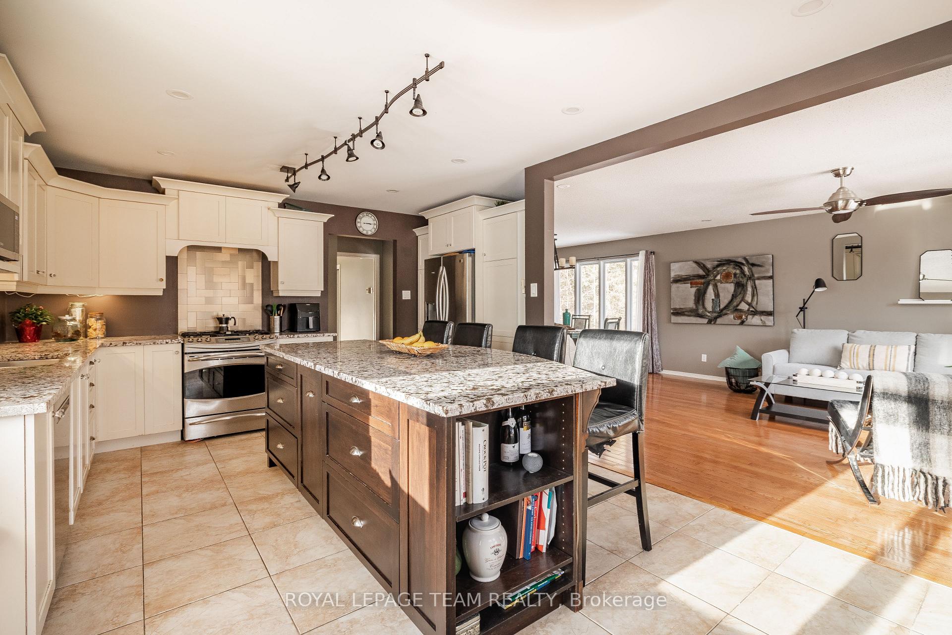 Photo 11 of 56 Constance Lake Road, Ottawa, Kanata - Kanata (North East) — HOMEH