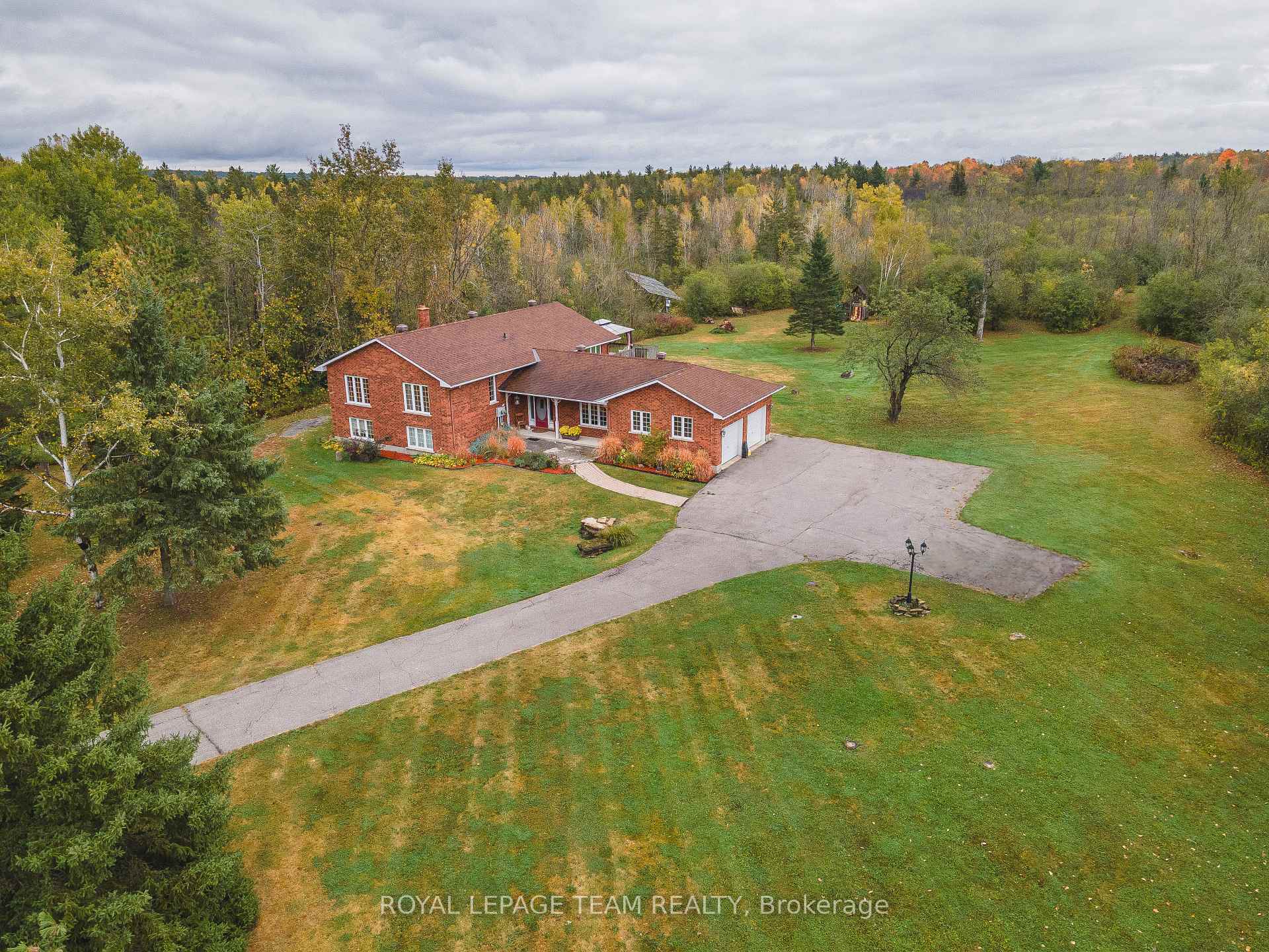 Photo 35 of 56 Constance Lake Road, Ottawa, Kanata - Kanata (North East) — HOMEH