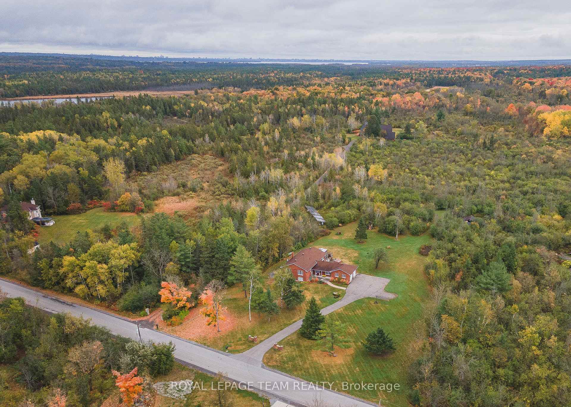 Photo 36 of 56 Constance Lake Road, Ottawa, Kanata - Kanata (North East) — HOMEH