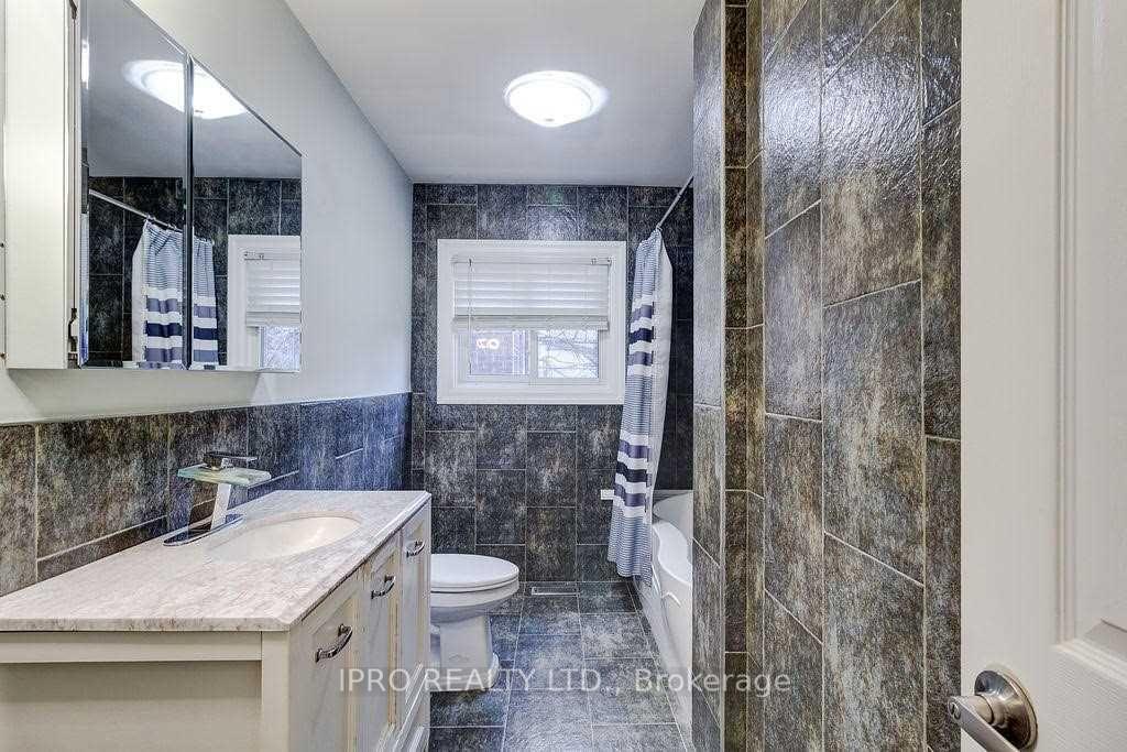 Photo 16 of Unit Main, 219 Wentworth Street, Hamilton, Landsdale — HOMEH