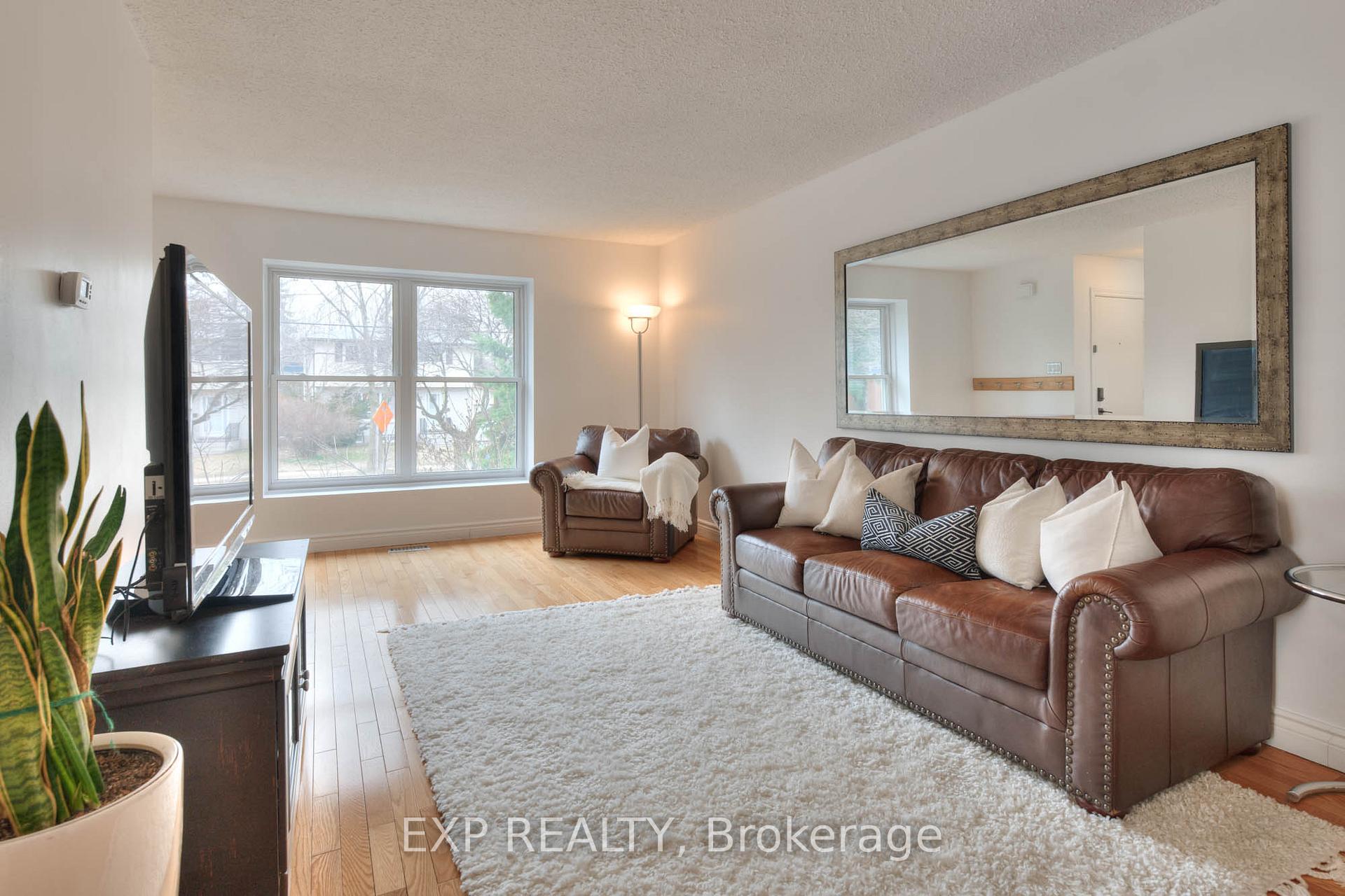Photo 12 of 74 Halifax Drive, Kitchener — HOMEH