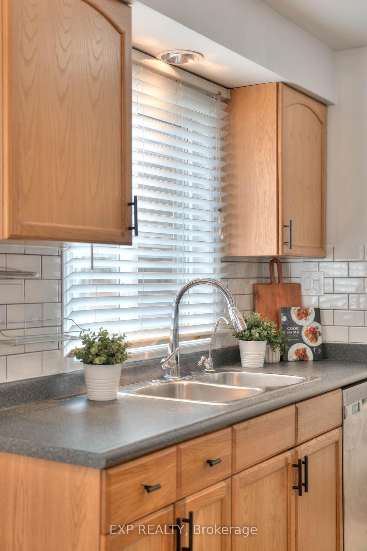 Photo 19 of 74 Halifax Drive, Kitchener — HOMEH