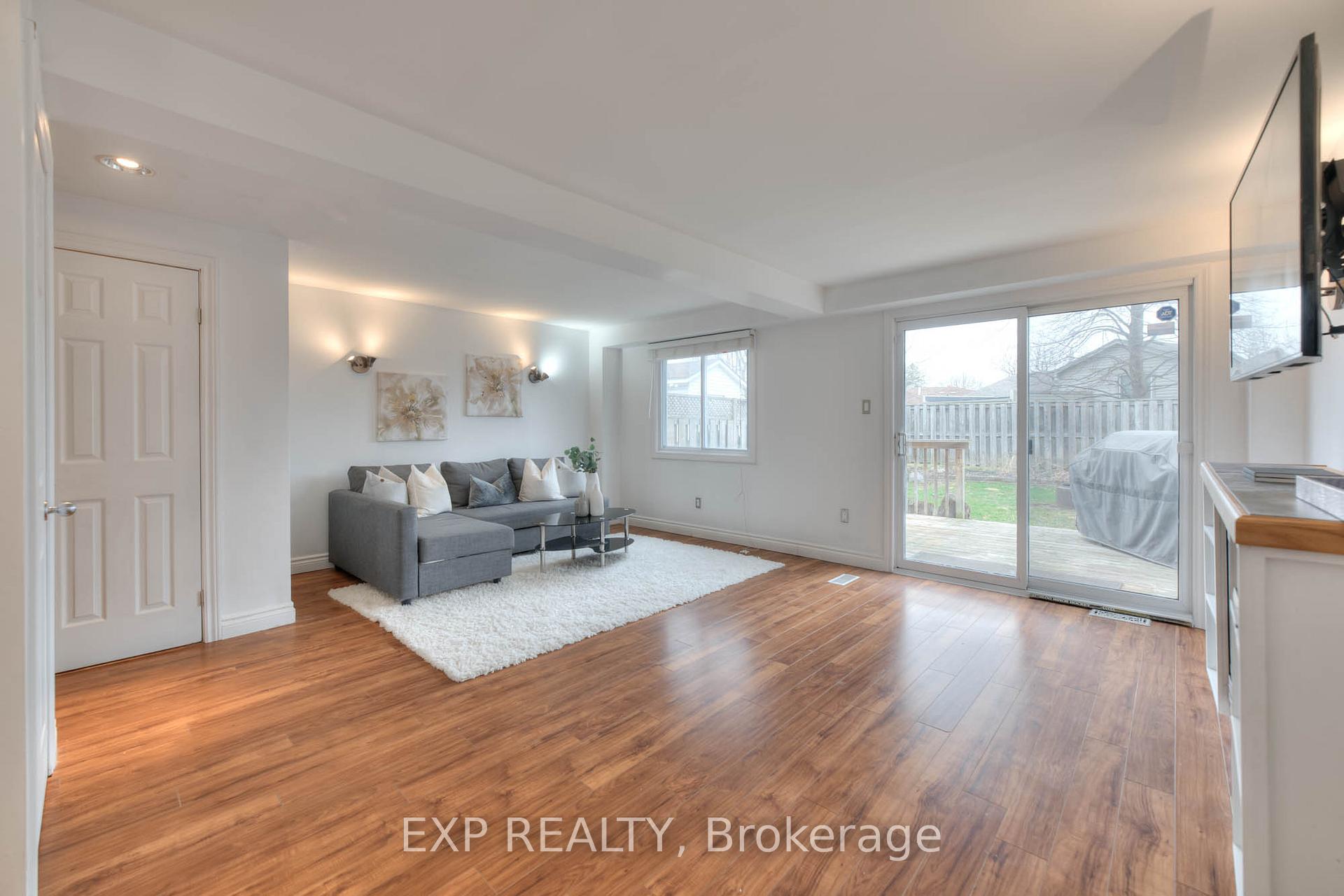 Photo 28 of 74 Halifax Drive, Kitchener — HOMEH