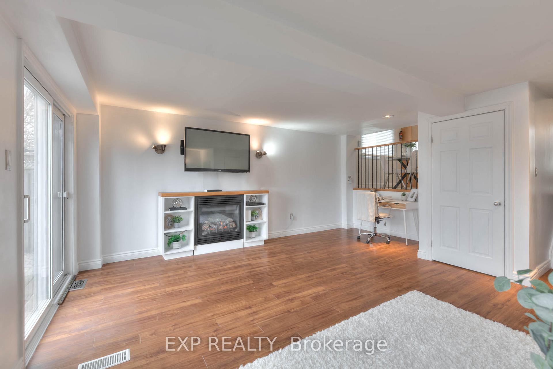 Photo 32 of 74 Halifax Drive, Kitchener — HOMEH