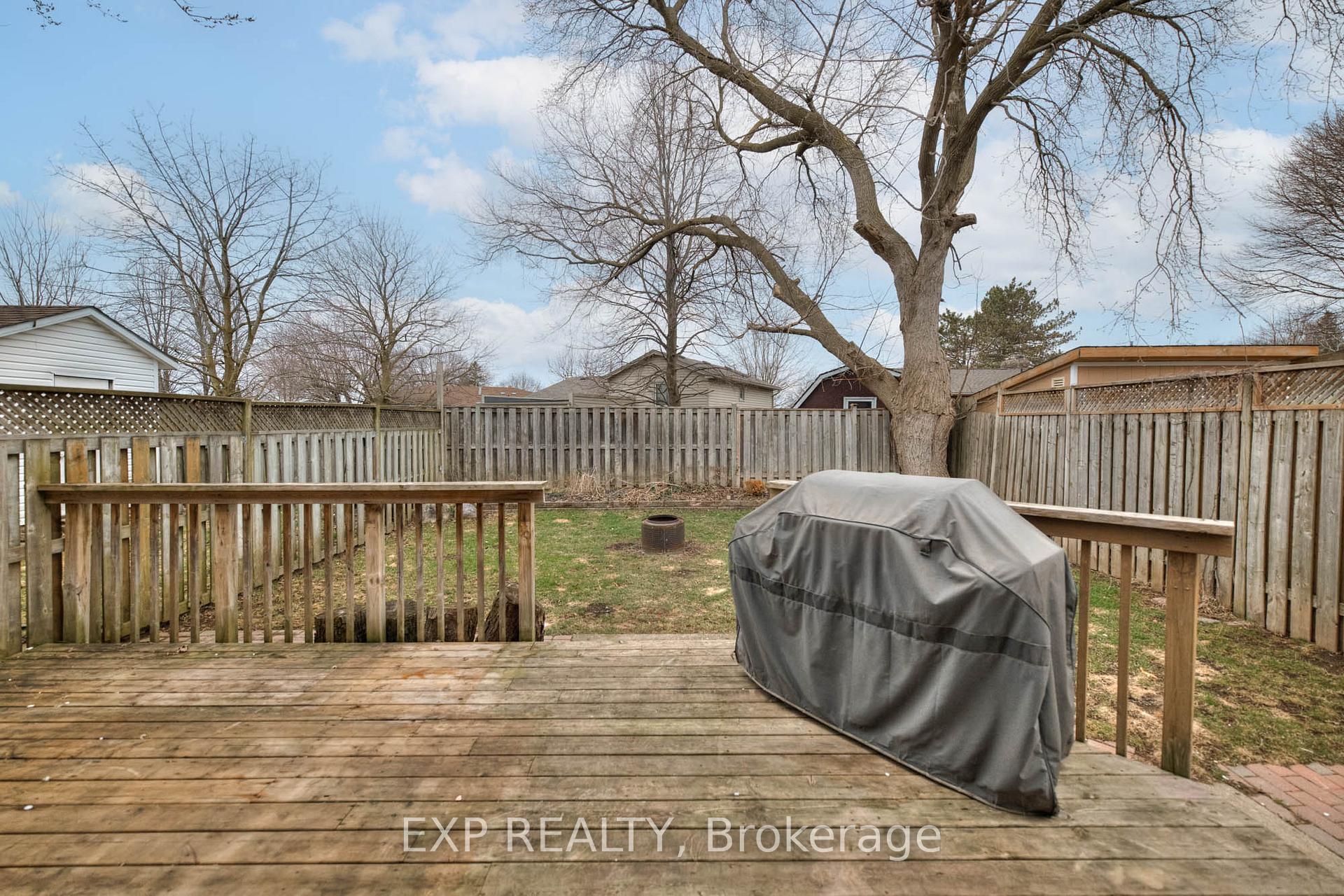 Photo 40 of 74 Halifax Drive, Kitchener — HOMEH