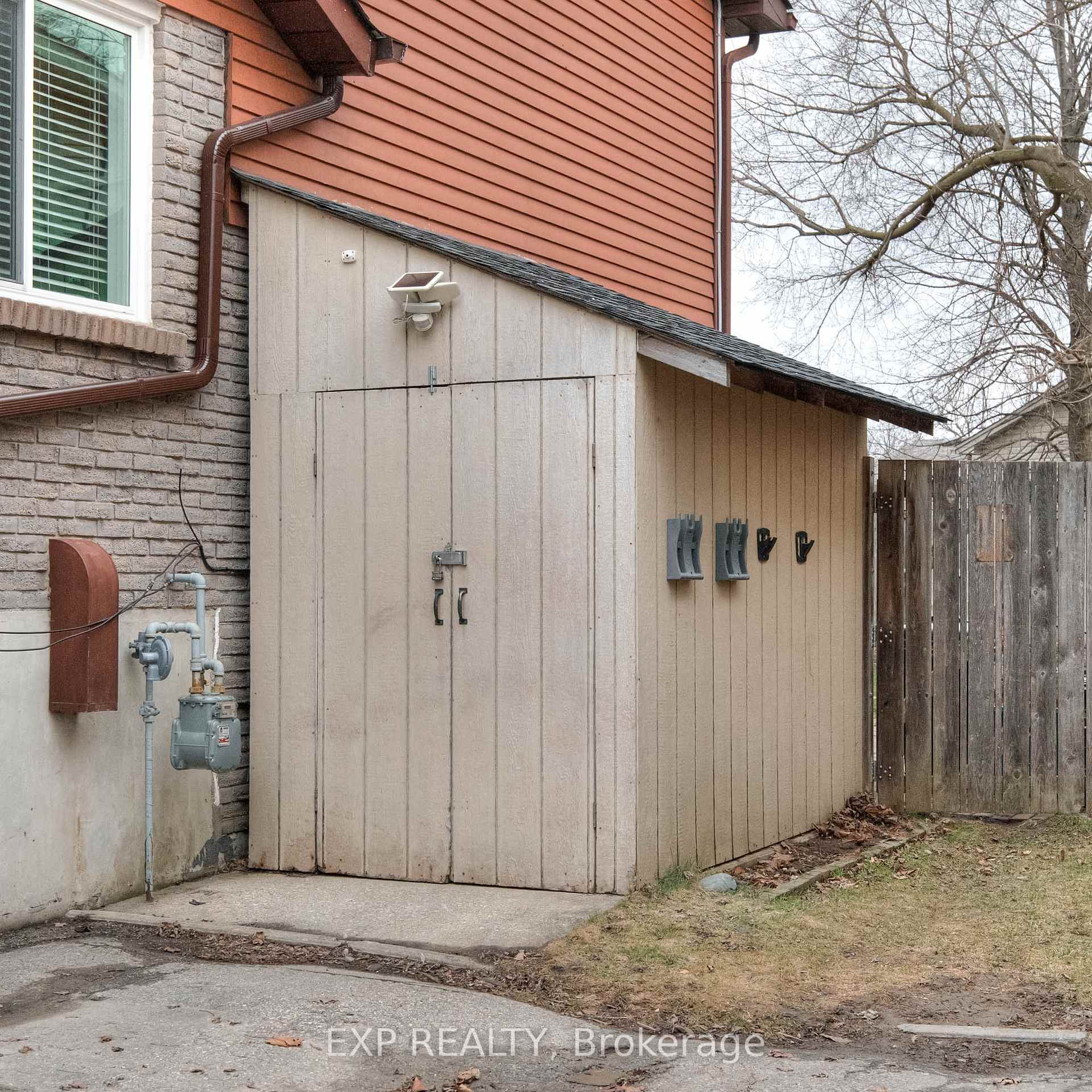 Photo 43 of 74 Halifax Drive, Kitchener — HOMEH