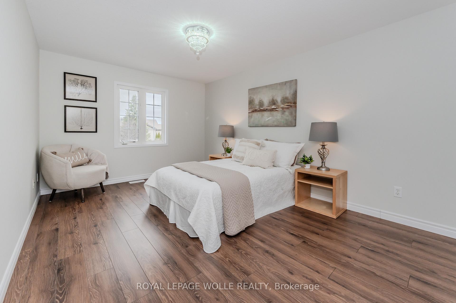 Photo 20 of 49 Prosperity Drive, Kitchener — HOMEH
