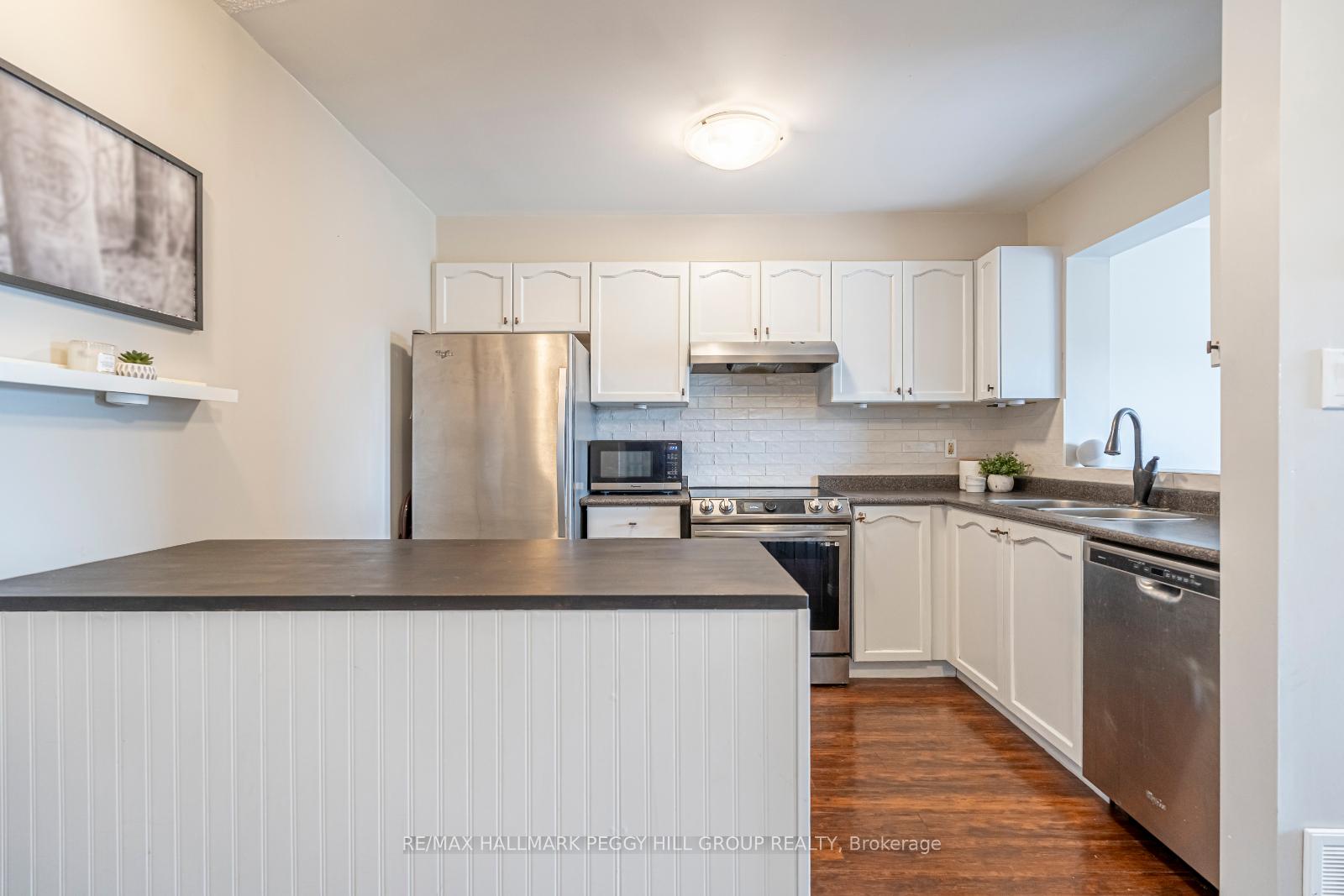 Photo 3 of 163 Southwinds Crescent, Midland — HOMEH