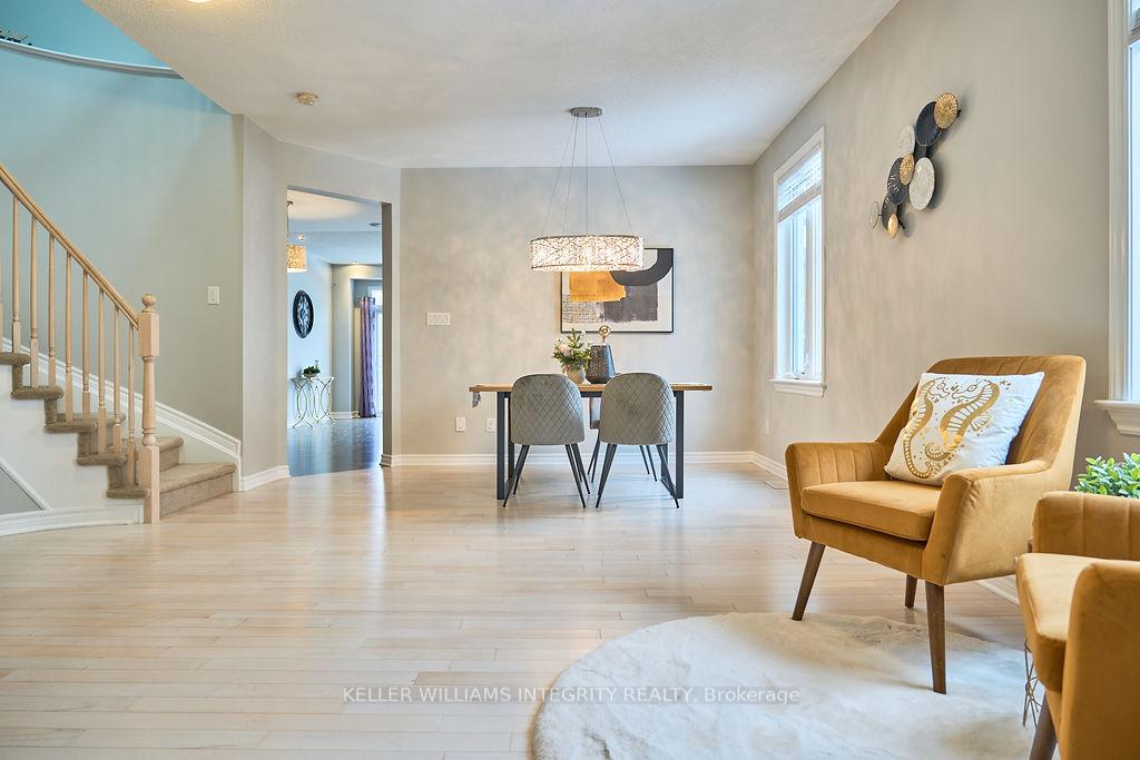 Photo 4 of 602 Moorpark Avenue, Ottawa, Kanata - Emerald Meadows/Trailwest — HOMEH