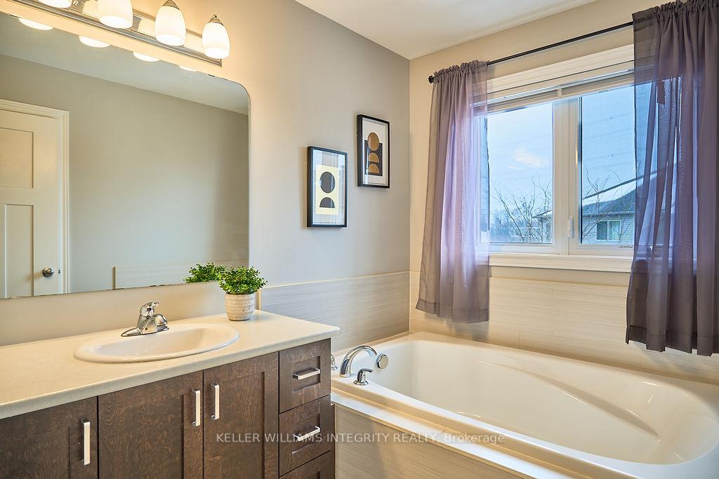 Photo 17 of 602 Moorpark Avenue, Ottawa, Kanata - Emerald Meadows/Trailwest — HOMEH