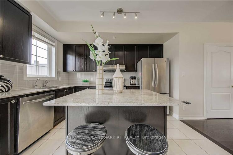 Photo 10 of Unit Upper, 66 Cathedral High Street, Markham, Cathedraltown — HOMEH
