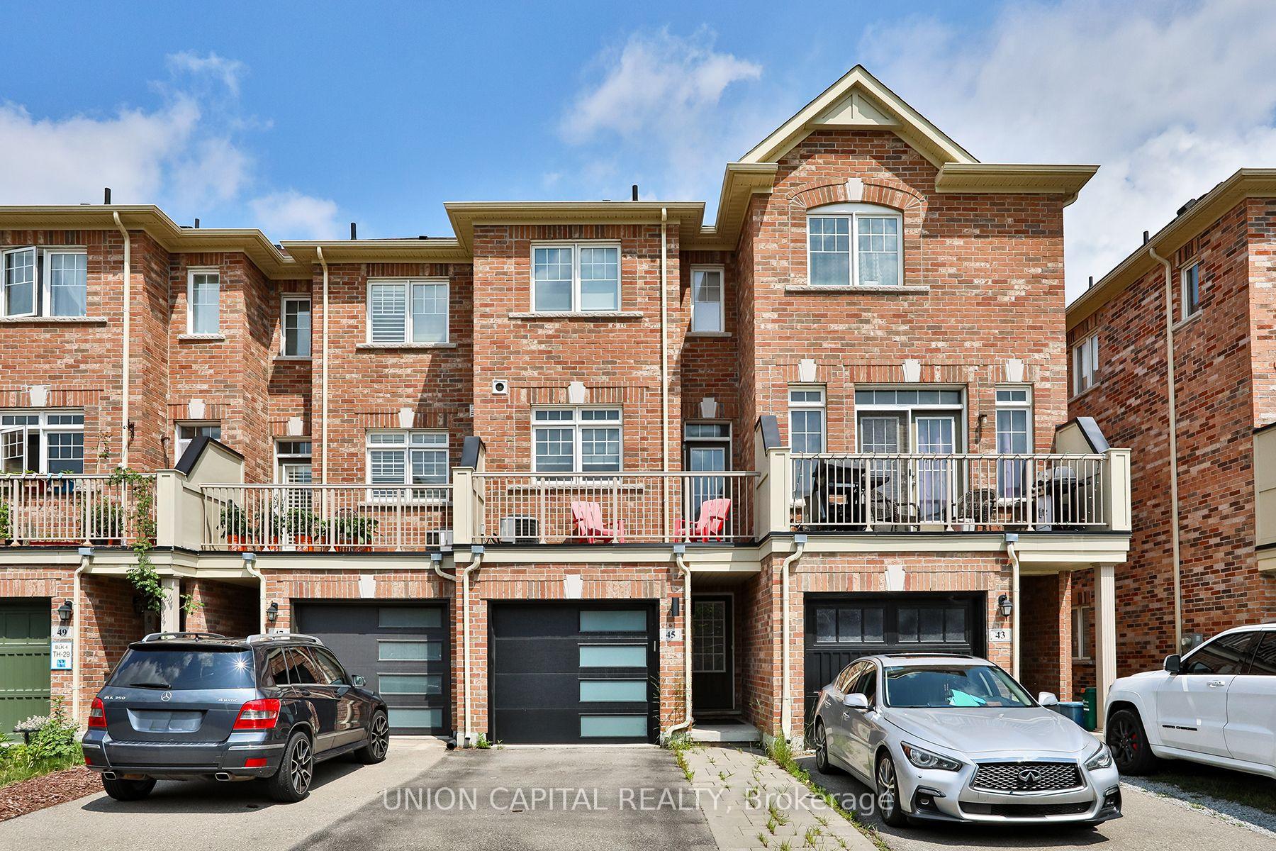 Front of 45 Dundas Way
