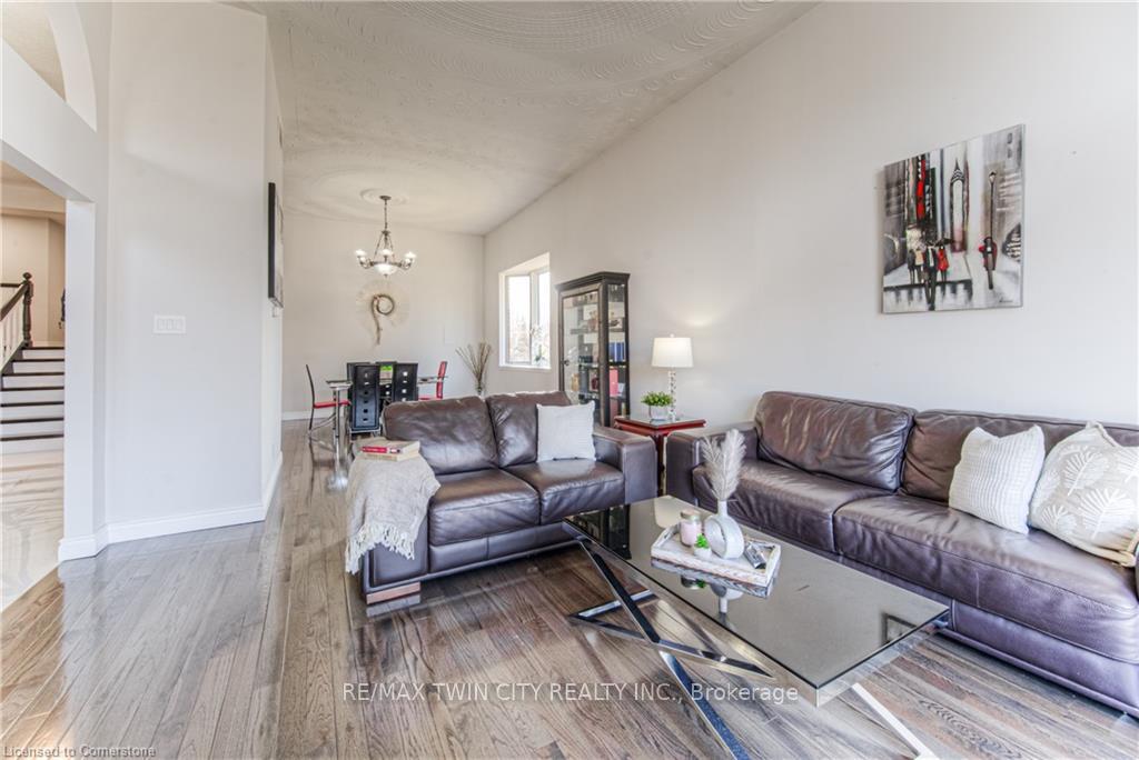 Photo 7 of 97 Old Chicopee Drive, Kitchener — HOMEH
