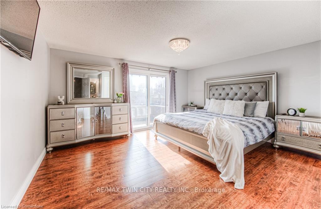 Photo 14 of 97 Old Chicopee Drive, Kitchener — HOMEH