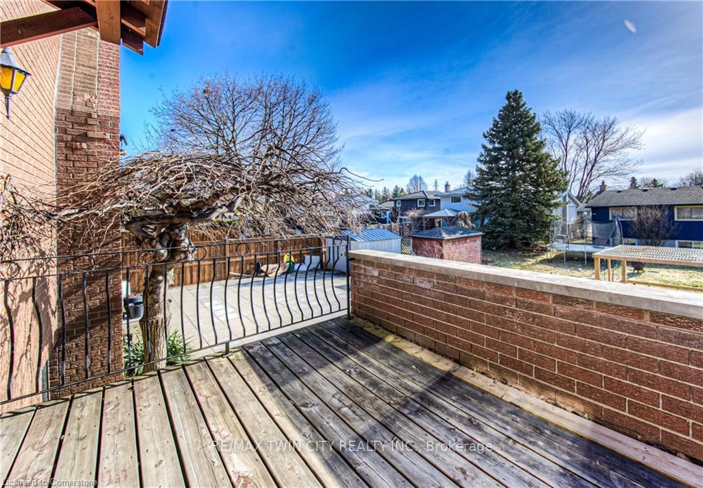 Photo 17 of 97 Old Chicopee Drive, Kitchener — HOMEH