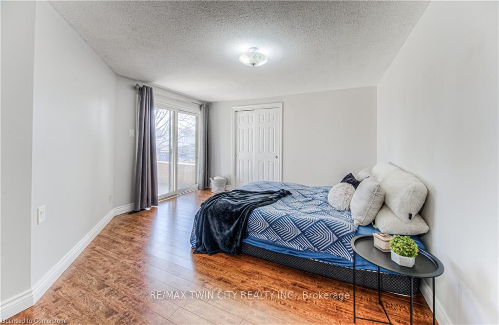 Photo 18 of 97 Old Chicopee Drive, Kitchener — HOMEH