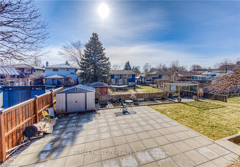 Photo 23 of 97 Old Chicopee Drive, Kitchener — HOMEH