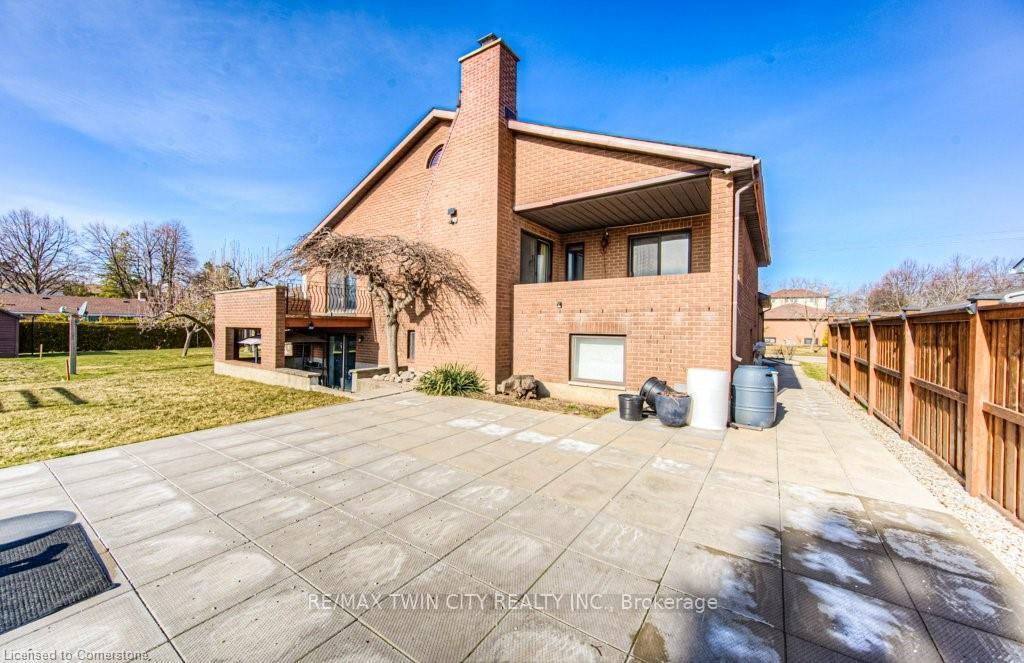 Photo 33 of 97 Old Chicopee Drive, Kitchener — HOMEH