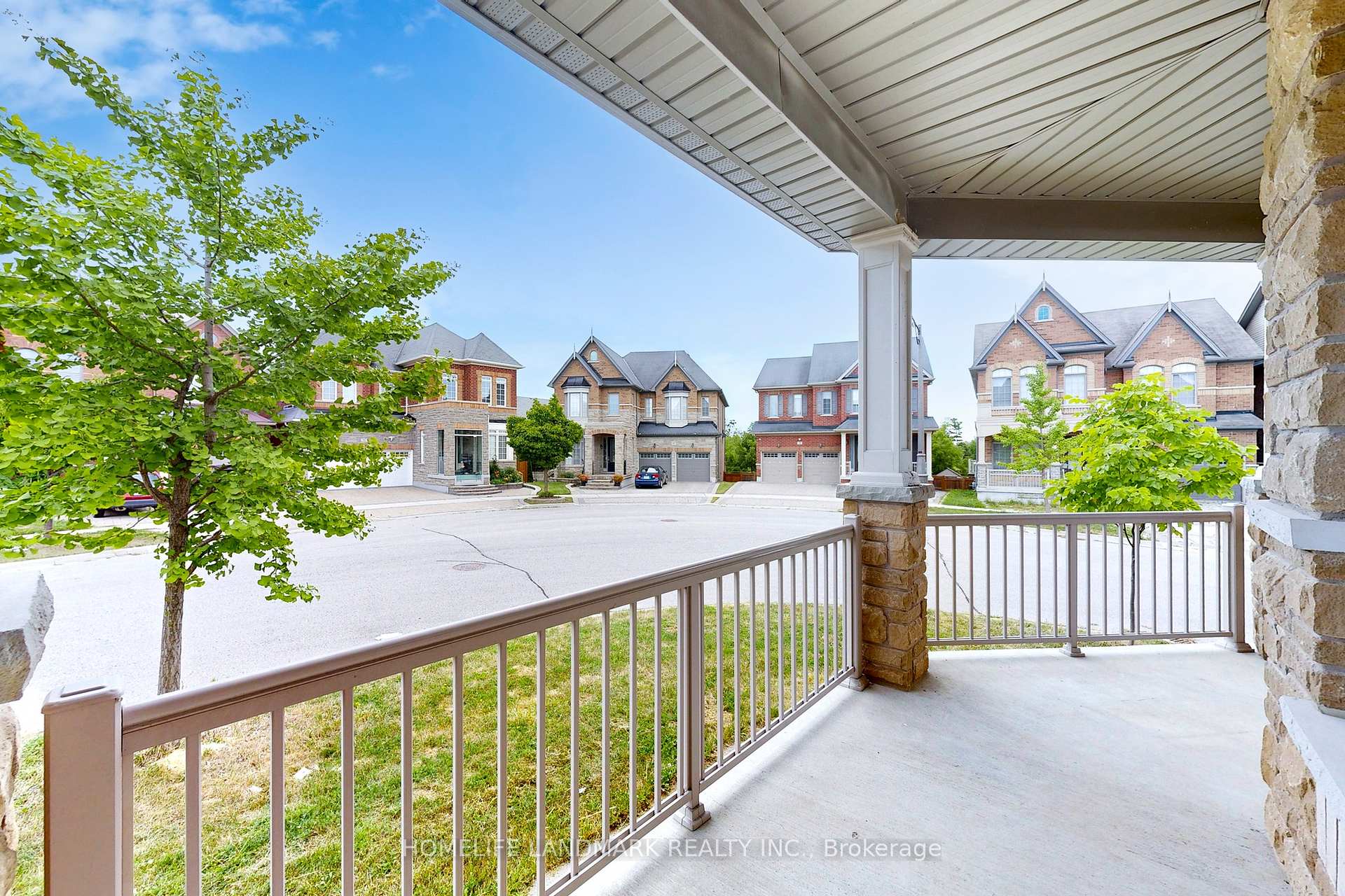 Photo 5 of 56 William Bartlett Drive, Markham, Berczy — HOMEH