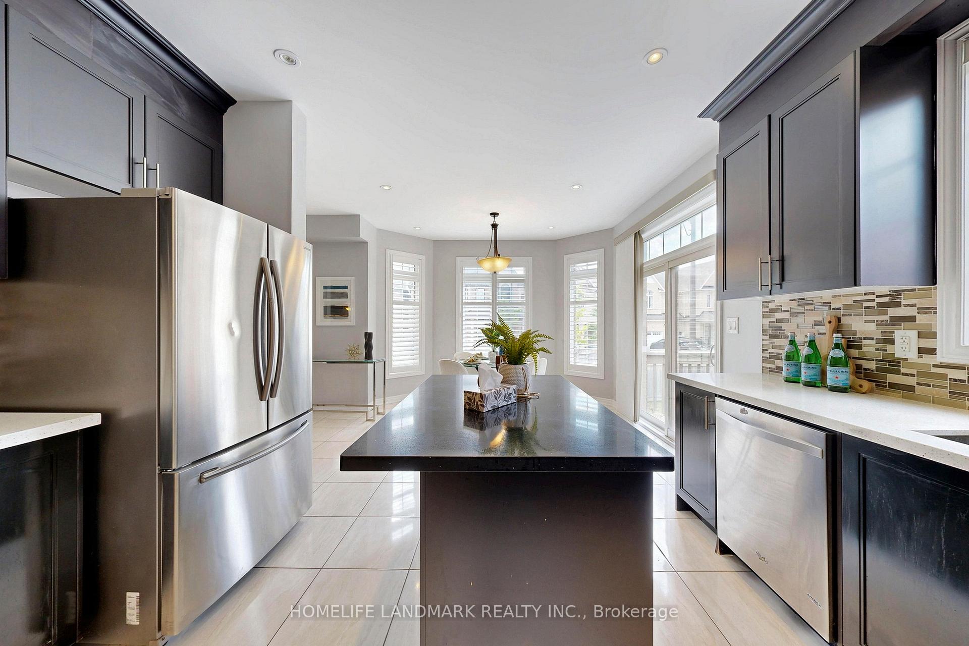 Photo 14 of 56 William Bartlett Drive, Markham, Berczy — HOMEH