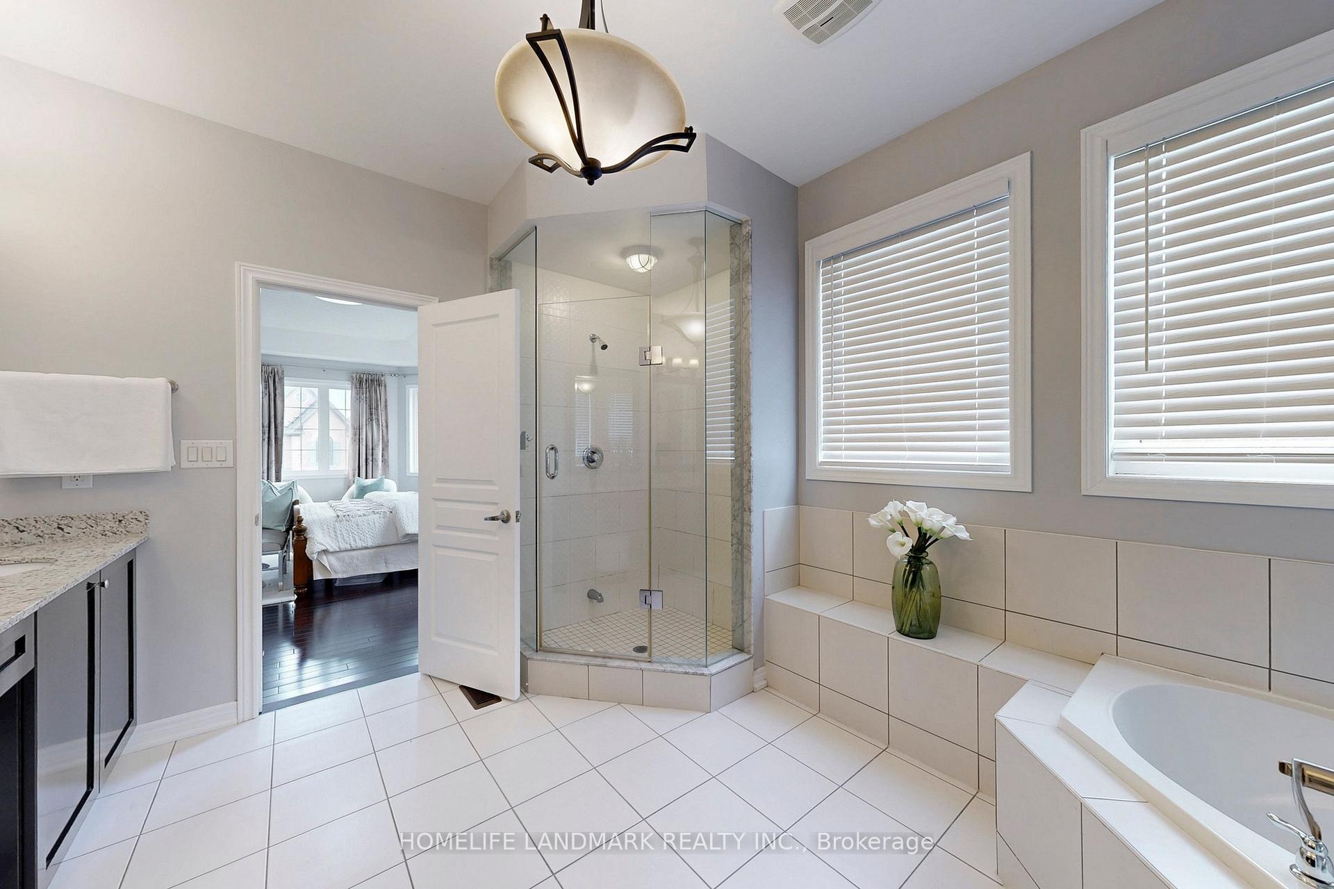 Photo 24 of 56 William Bartlett Drive, Markham, Berczy — HOMEH