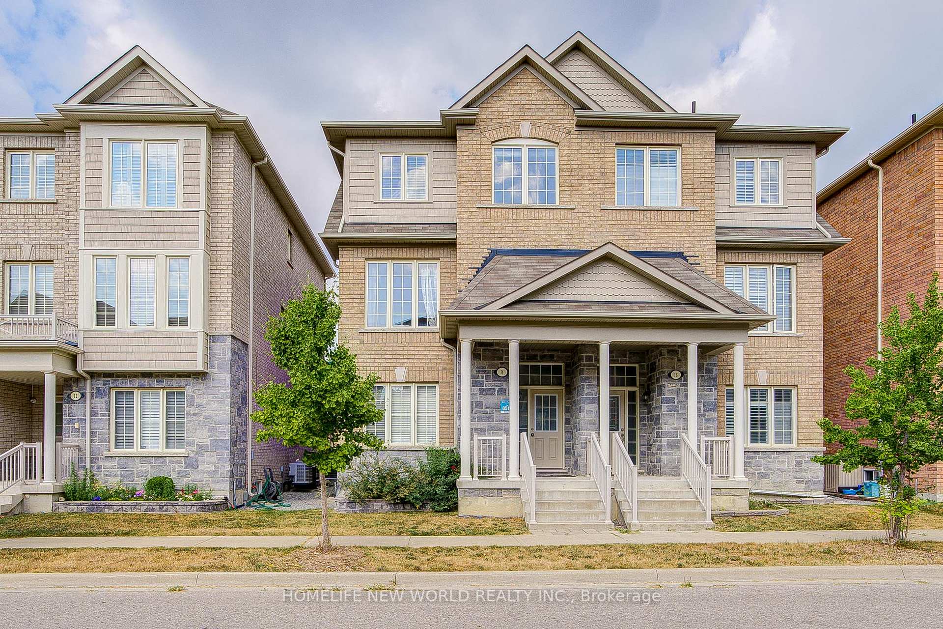 Front of 14 Highbury Court