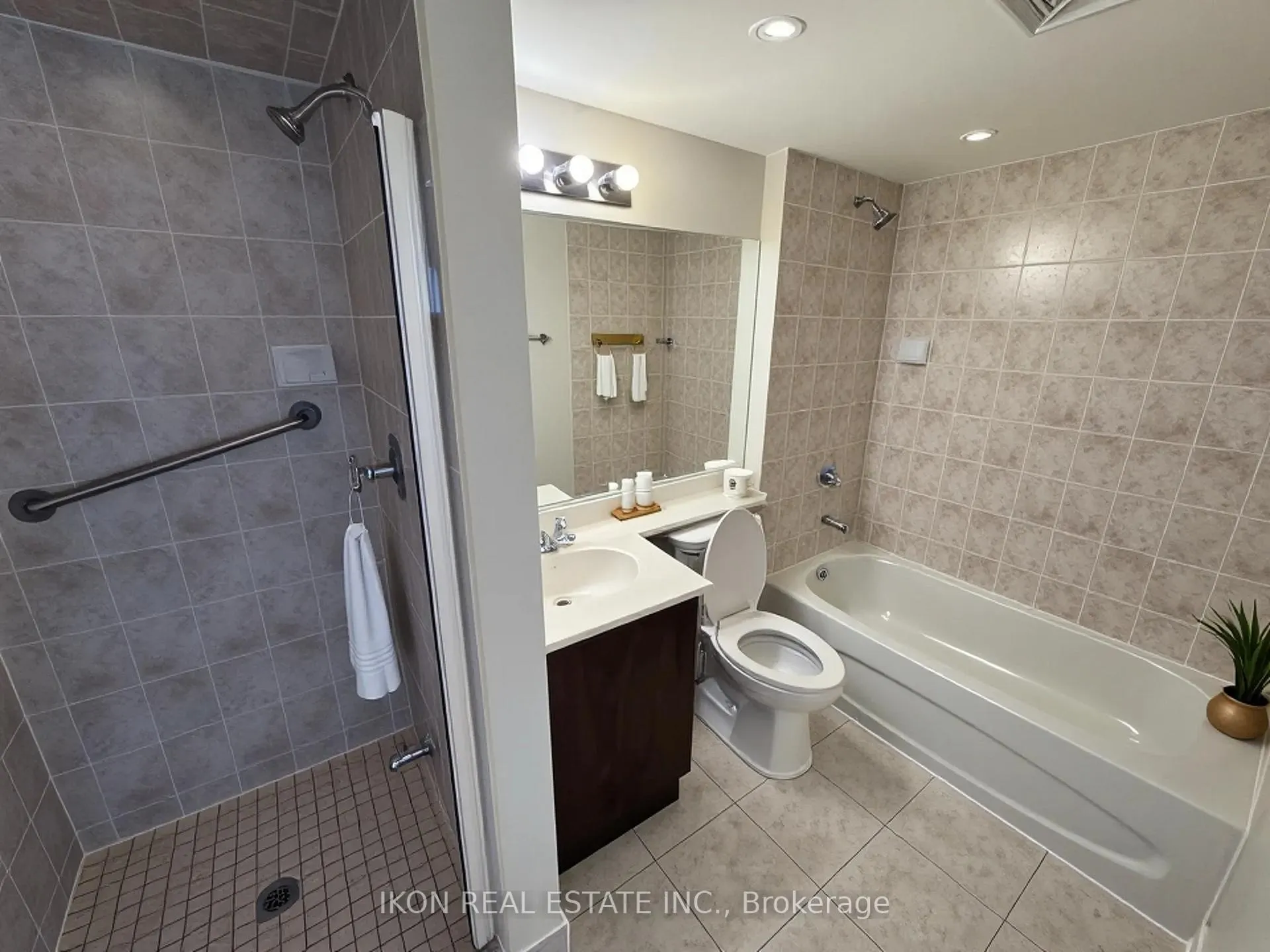Photo 6 of Unit 701, 7373 Kennedy Road, Markham, Milliken Mills East — HOMEH