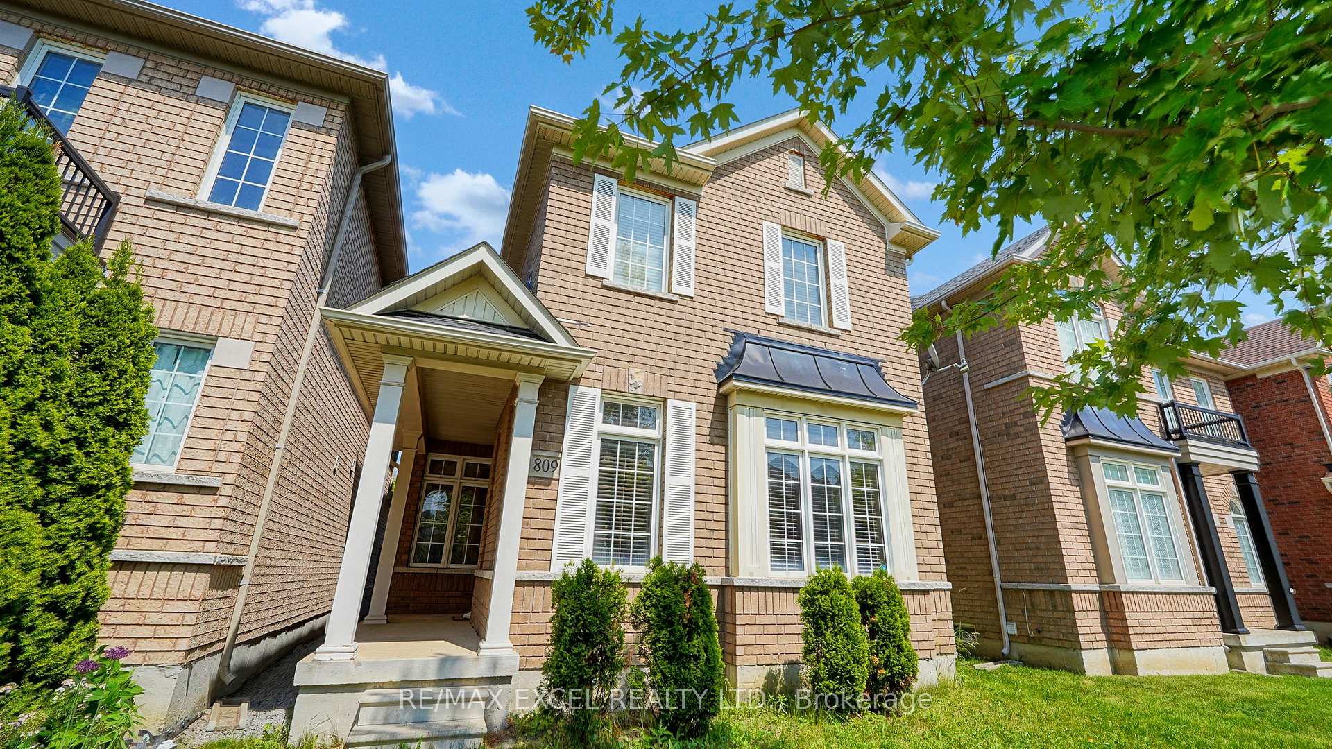 Front of 809 Cornell Rouge Boulevard