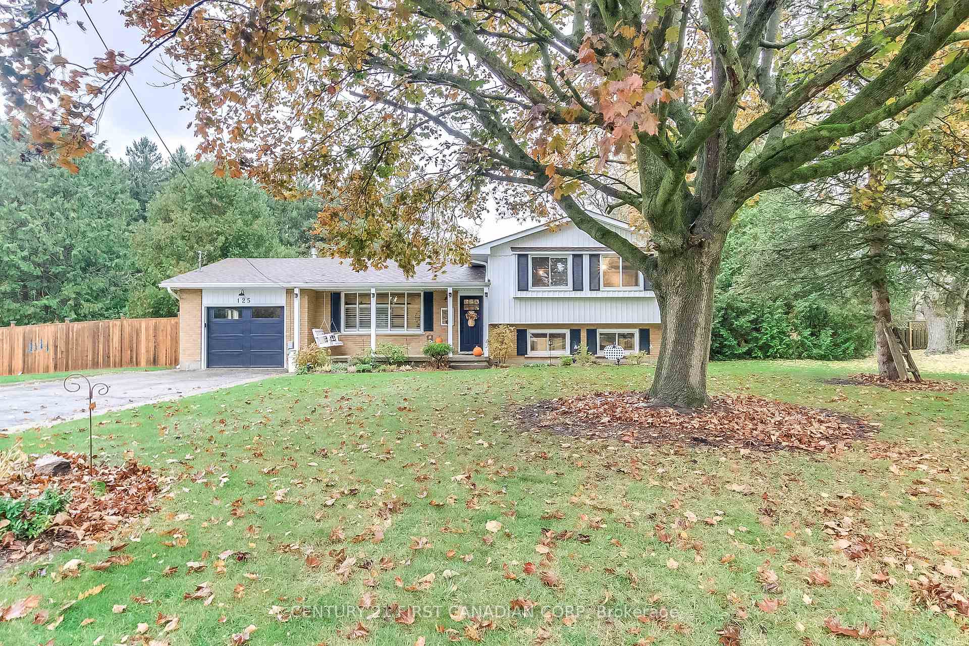 Photo 1 of 125 Union Avenue, Middlesex Centre, Komoka — HOMEH