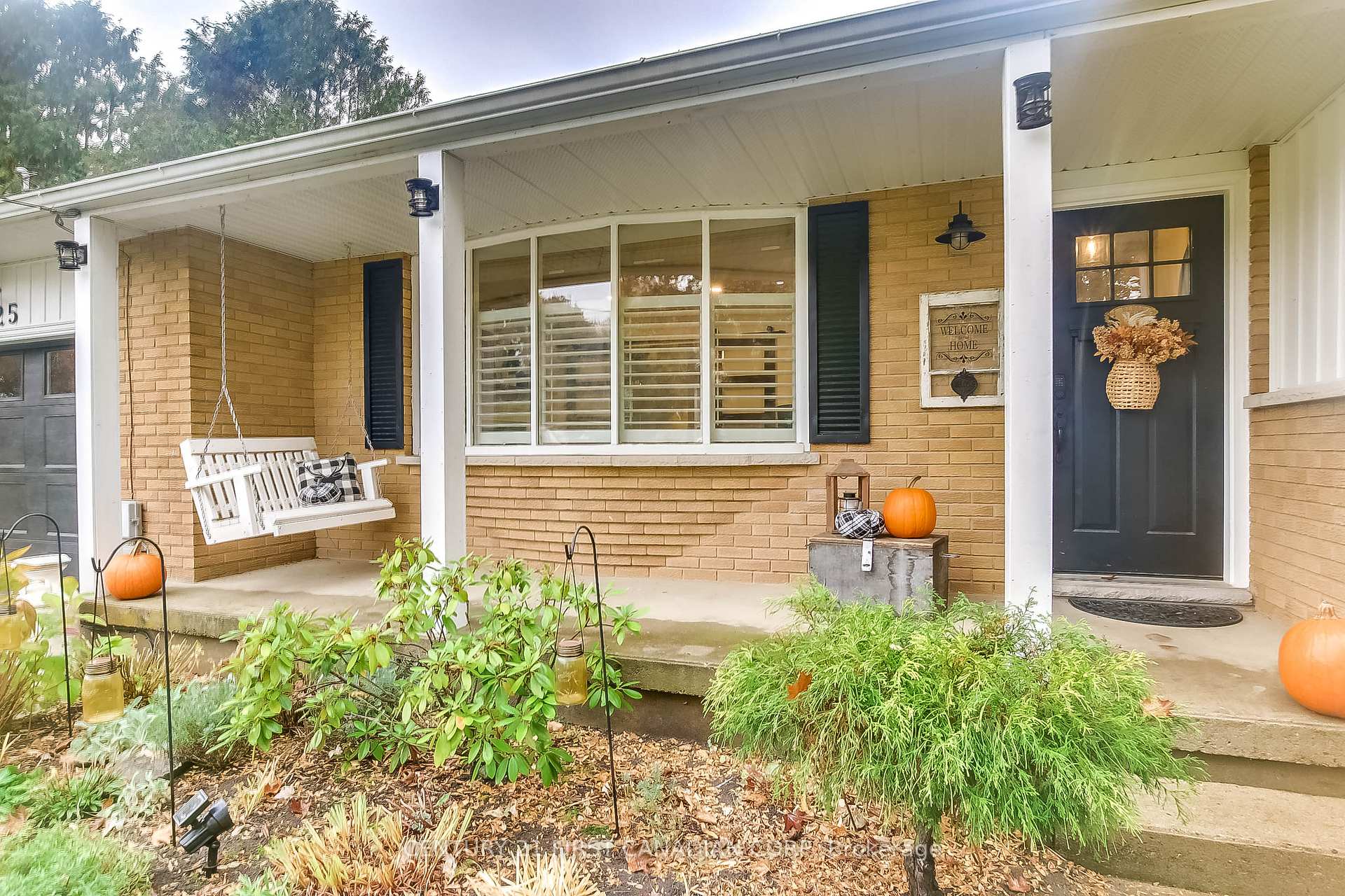 Photo 3 of 125 Union Avenue, Middlesex Centre, Komoka — HOMEH